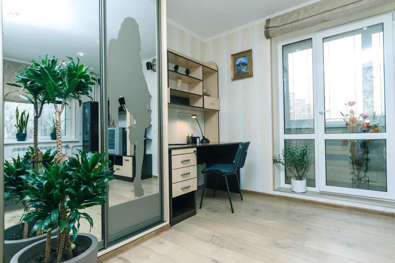 Apartment On Sevastopolska Square Київ Екстер'єр фото