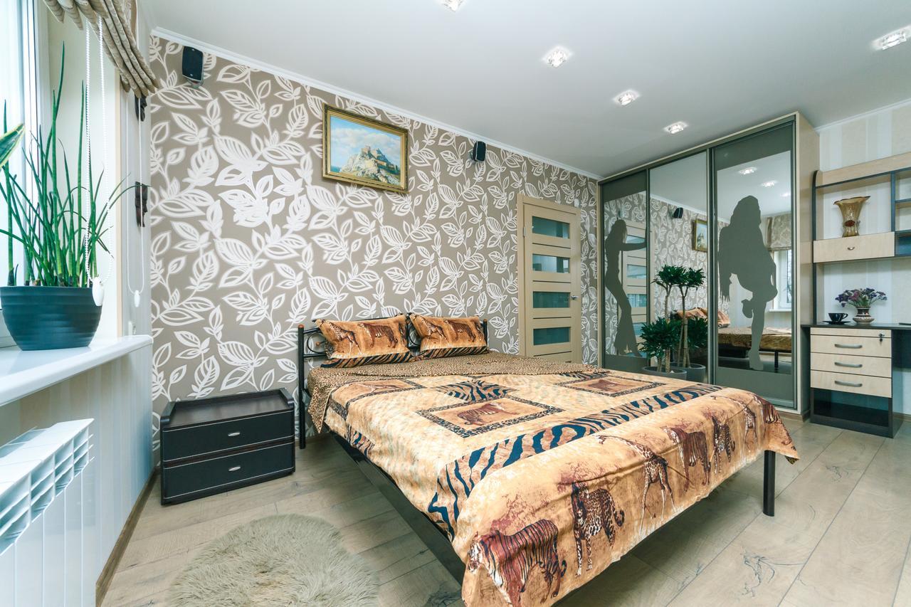Apartment On Sevastopolska Square Київ Екстер'єр фото